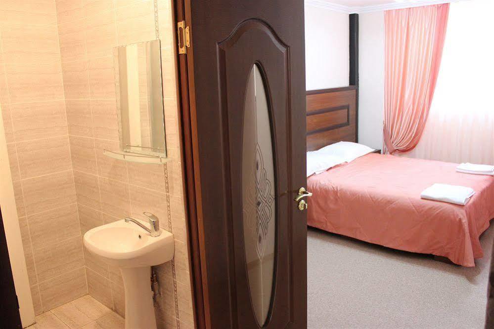 Bayterek Hotel Астана Экстерьер фото