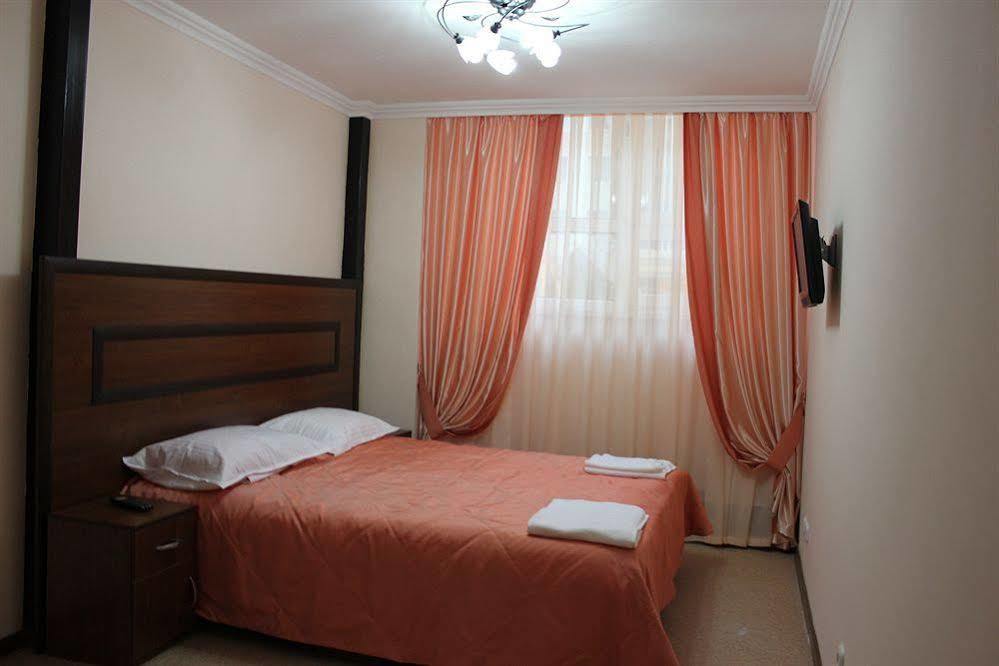 Bayterek Hotel Астана Экстерьер фото
